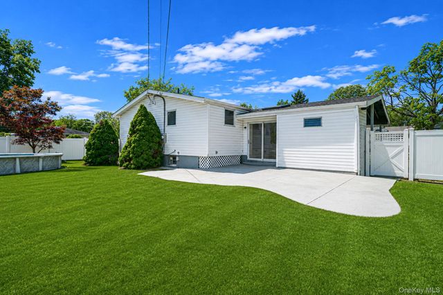 12 Sandalwood Drive, Smithtown, NY 11787