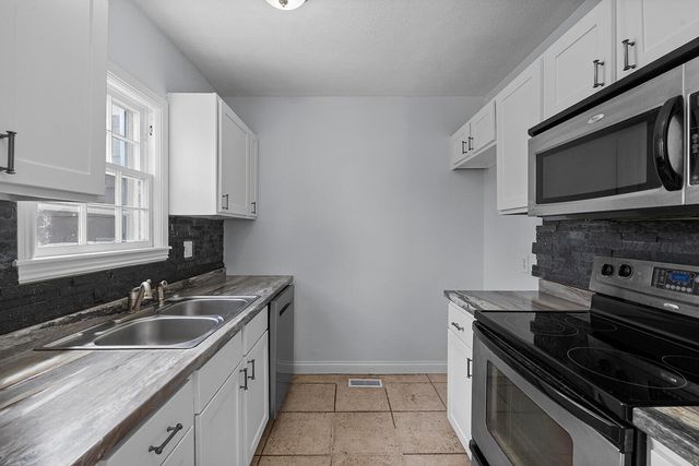 1844 S Dollison Avenue, Springfield, MO 65807