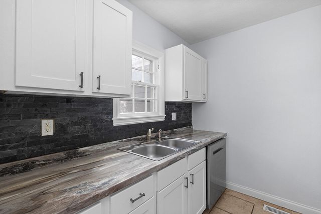 1844 S Dollison Avenue, Springfield, MO 65807