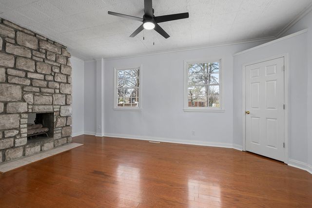 1844 S Dollison Avenue, Springfield, MO 65807