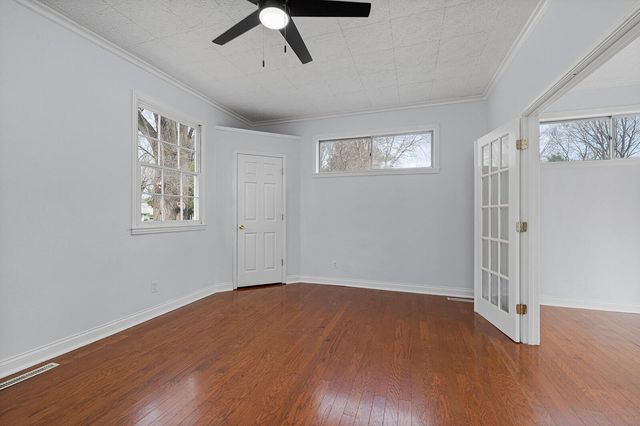 1844 S Dollison Avenue, Springfield, MO 65807