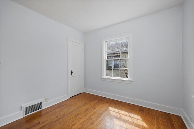 1844 S Dollison Avenue, Springfield, MO 65807