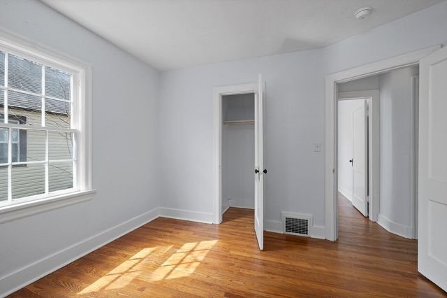 1844 S Dollison Avenue, Springfield, MO 65807