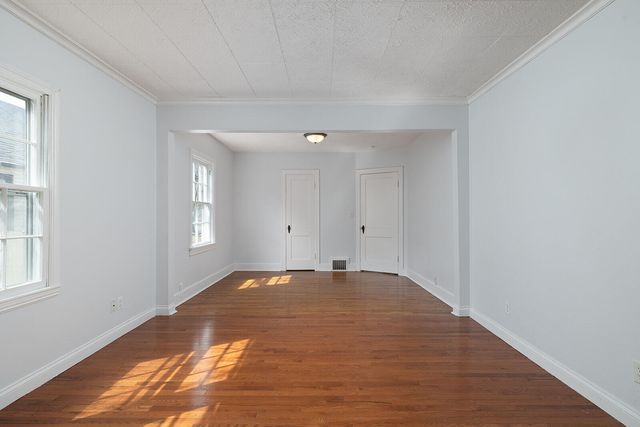 1844 S Dollison Avenue, Springfield, MO 65807