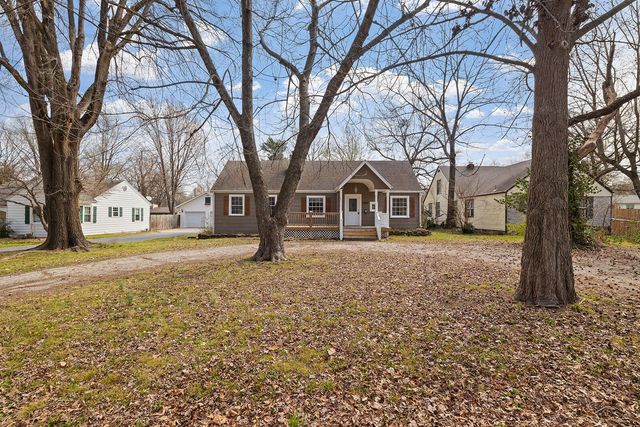 1844 S Dollison Avenue, Springfield, MO 65807
