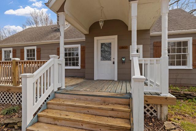 1844 S Dollison Avenue, Springfield, MO 65807