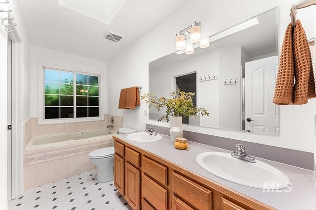 1545 N Ellington Way, Eagle, ID 83616