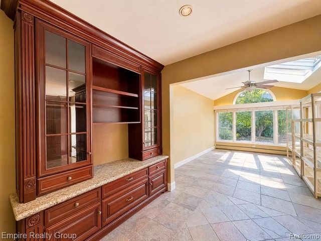 5005 Wing Lake Road, Bloomfield Hills, MI 48302
