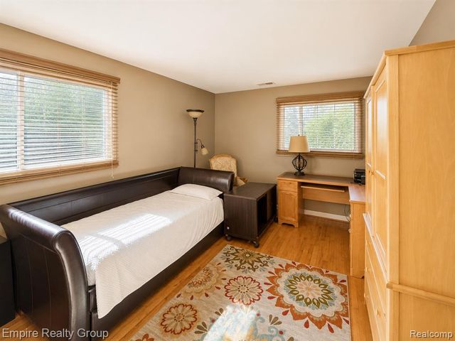 5005 Wing Lake Road, Bloomfield Hills, MI 48302
