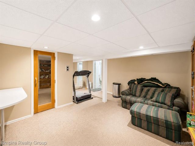 5005 Wing Lake Road, Bloomfield Hills, MI 48302