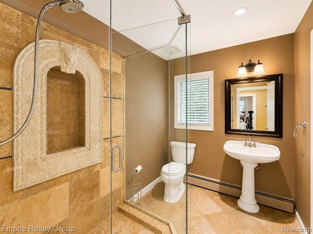 5005 Wing Lake Road, Bloomfield Hills, MI 48302