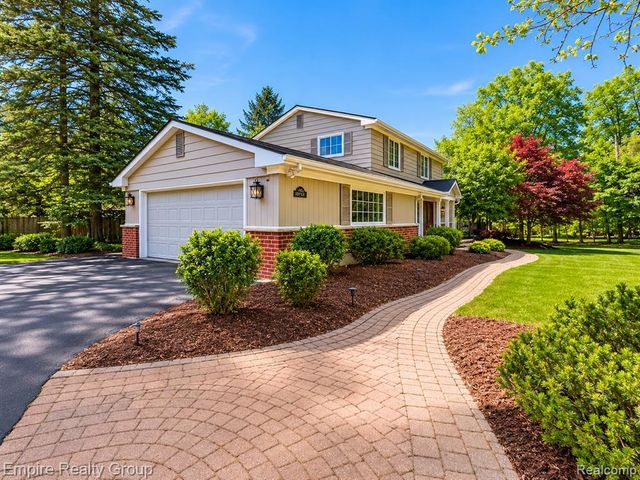 5005 Wing Lake Road, Bloomfield Hills, MI 48302