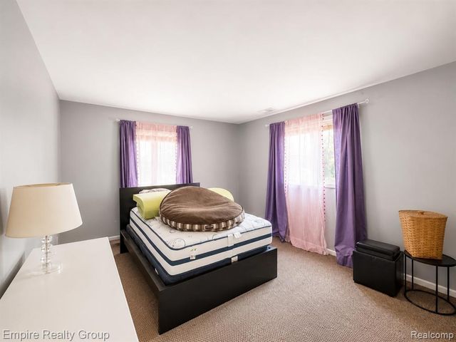 5005 Wing Lake Road, Bloomfield Hills, MI 48302