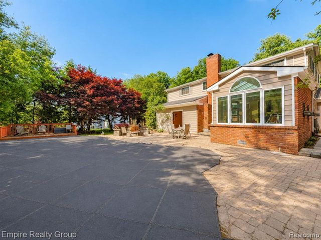 5005 Wing Lake Road, Bloomfield Hills, MI 48302
