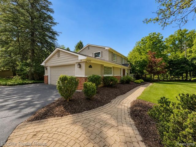 5005 Wing Lake Road, Bloomfield Hills, MI 48302