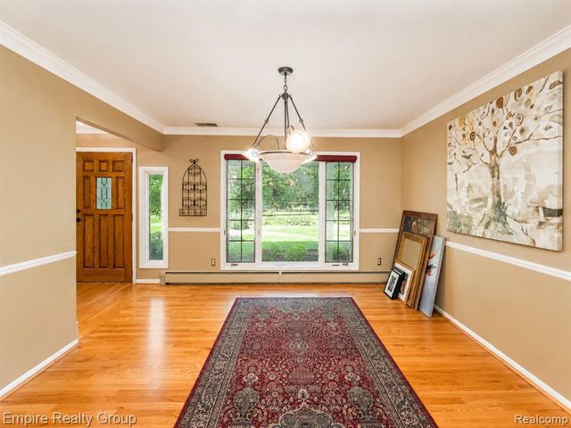 5005 Wing Lake Road, Bloomfield Hills, MI 48302