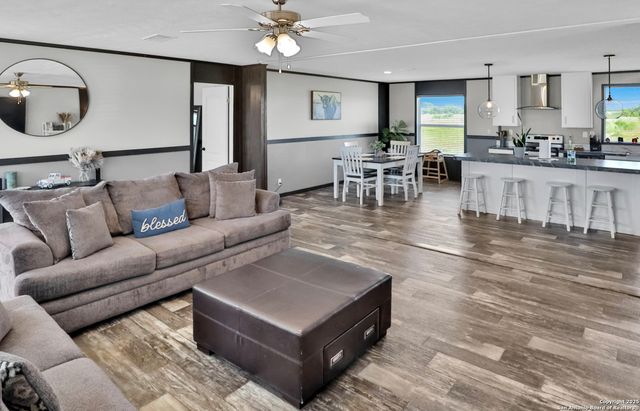 215859 Lh 37, Pleasanton, TX 78064