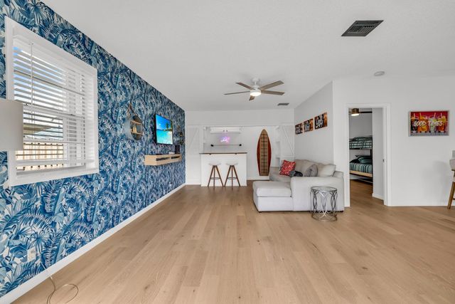 5211 NE 26th Avenue, Lighthouse Point, FL 33064