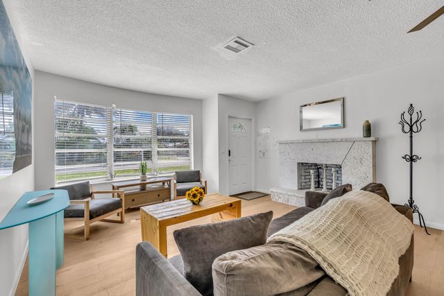 5211 NE 26th Avenue, Lighthouse Point, FL 33064