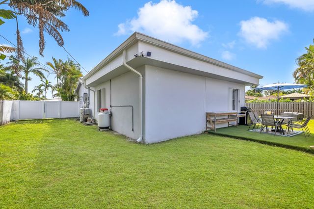 5211 NE 26th Avenue, Lighthouse Point, FL 33064