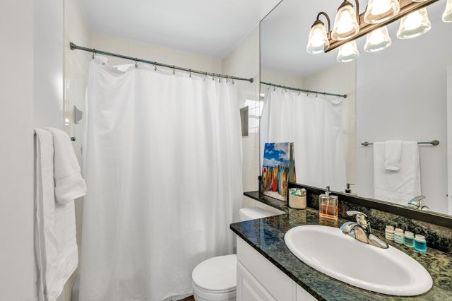 5211 NE 26th Avenue, Lighthouse Point, FL 33064