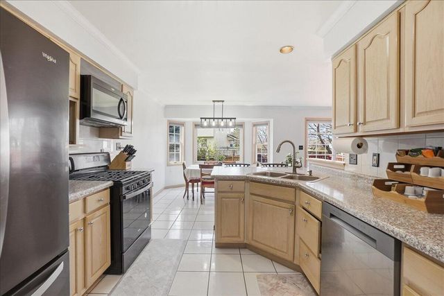 8712 Tyler Street, Merrillville, IN 46410