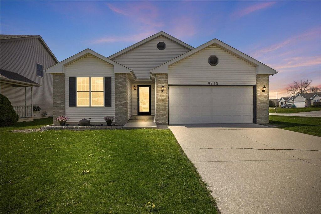 8712 Tyler Street, Merrillville, IN 46410