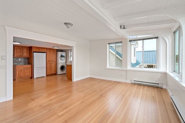 157 Lake Ave, Worcester, MA 01604