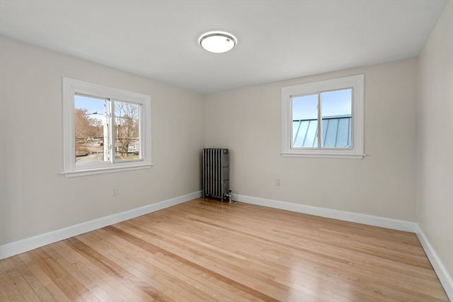 157 Lake Ave, Worcester, MA 01604