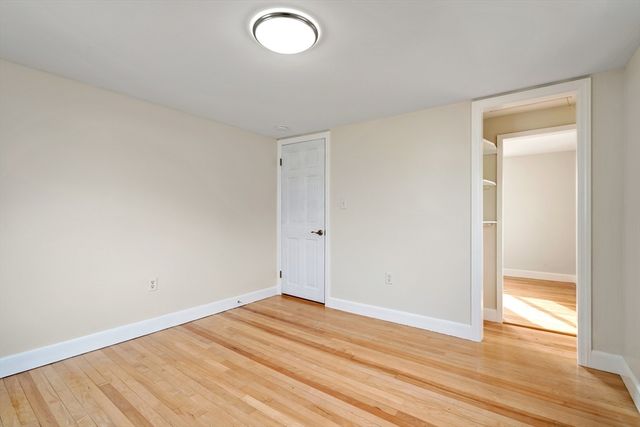 157 Lake Ave, Worcester, MA 01604