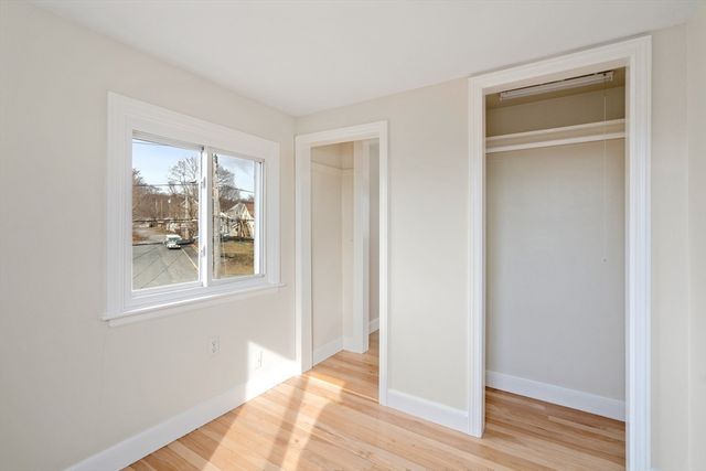 157 Lake Ave, Worcester, MA 01604