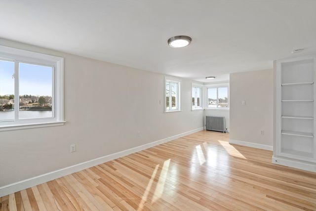 157 Lake Ave, Worcester, MA 01604