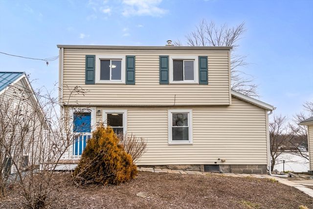 157 Lake Ave, Worcester, MA 01604