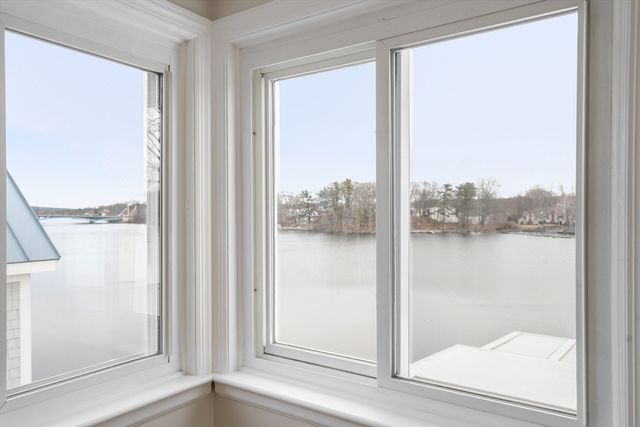 157 Lake Ave, Worcester, MA 01604