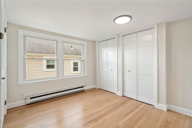 157 Lake Ave, Worcester, MA 01604