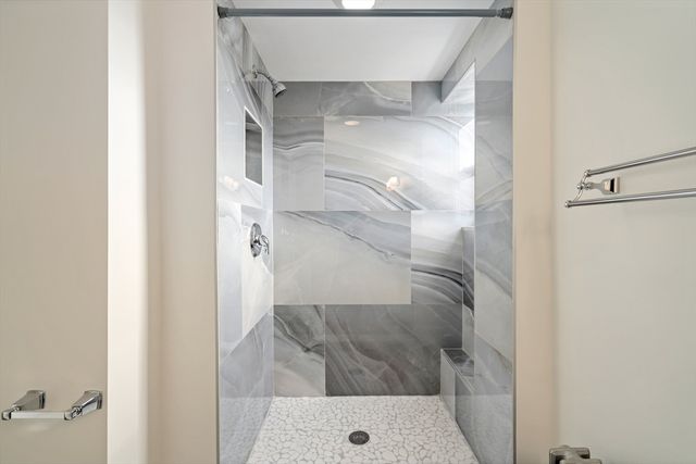 157 Lake Ave, Worcester, MA 01604