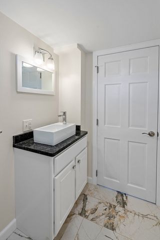 157 Lake Ave, Worcester, MA 01604