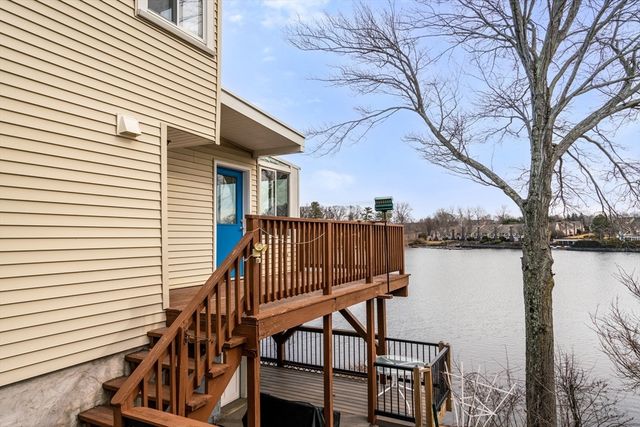 157 Lake Ave, Worcester, MA 01604