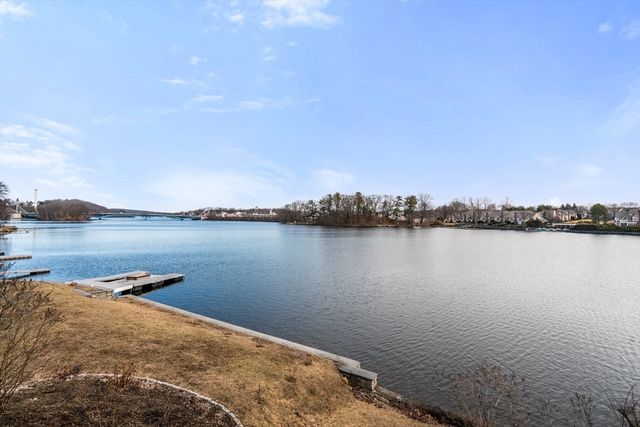 157 Lake Ave, Worcester, MA 01604