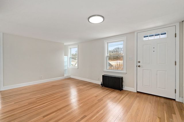 157 Lake Ave, Worcester, MA 01604