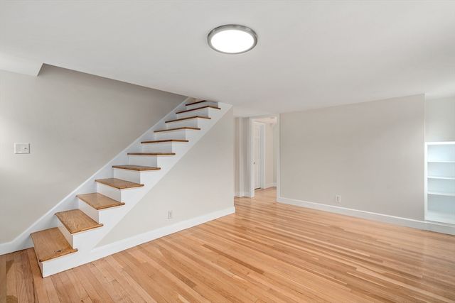 157 Lake Ave, Worcester, MA 01604