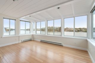 157 Lake Ave, Worcester, MA 01604