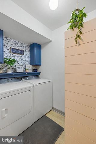 1054-A WARWICK CT, Sterling, VA 20164