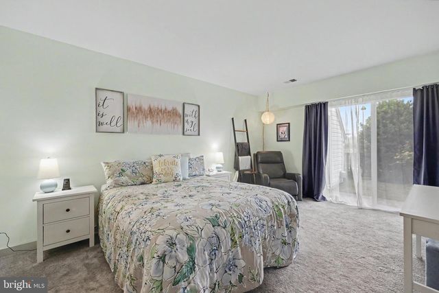 1054-A WARWICK CT, Sterling, VA 20164
