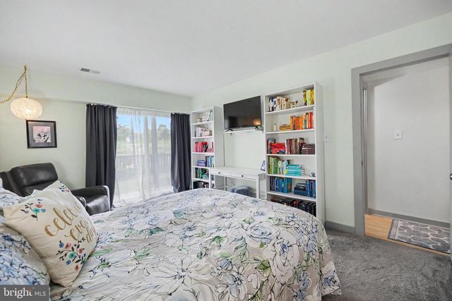 1054-A WARWICK CT, Sterling, VA 20164