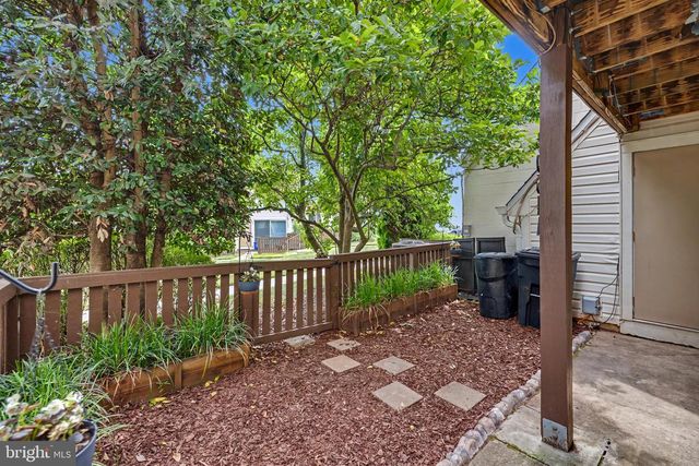 1054-A WARWICK CT, Sterling, VA 20164