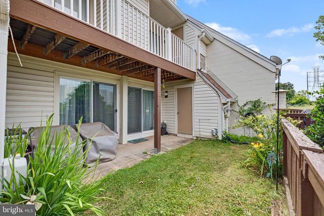 1054-A WARWICK CT, Sterling, VA 20164