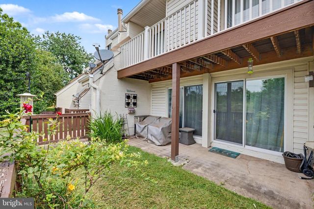 1054-A WARWICK CT, Sterling, VA 20164