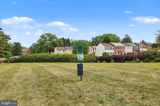 1054-A WARWICK CT, Sterling, VA 20164