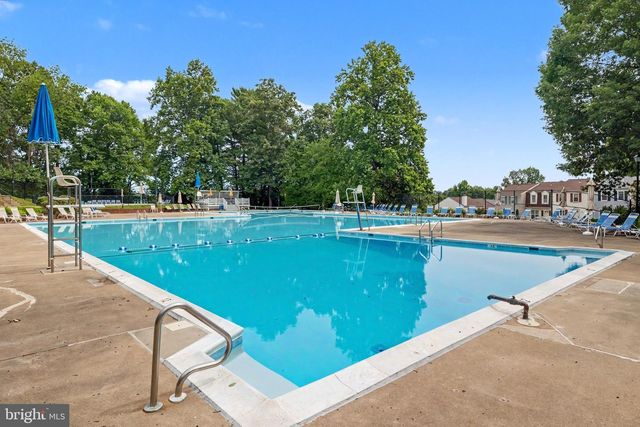 1054-A WARWICK CT, Sterling, VA 20164